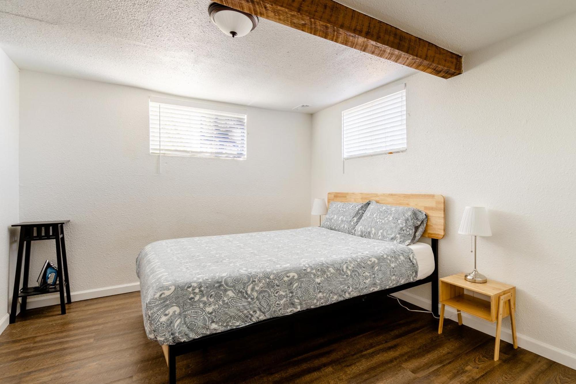 Holiday home Collection - 95 Walkscore On Division Quaint One Br *